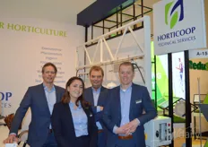Marcel Weinans, Joyce van der Slik, Tom Zwijsen en Ben Hoogendoorn van Horticoop Technical Services hadden voor de foto even het roze licht op de achtergrond uitgezet.